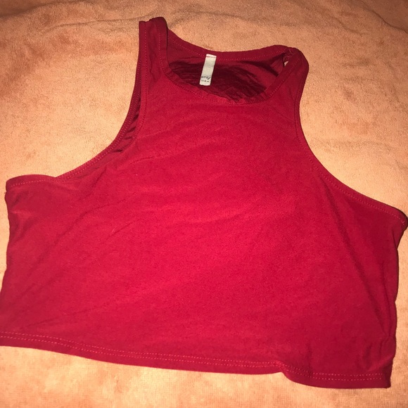 red crop top - Picture 2 of 4